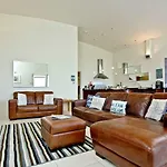 6 The Vista