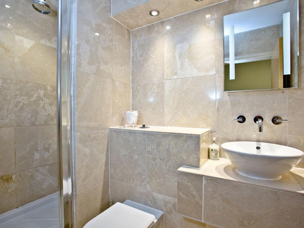 6 The Vista Apartment